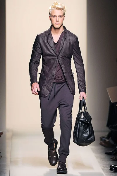 Look 28